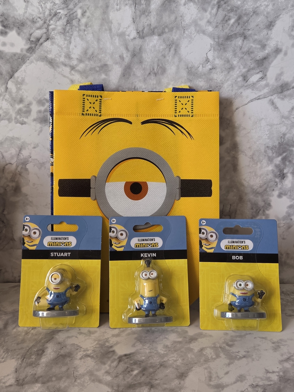 Illumination Minions Stuart, Kevin & Bob Figure Set Of 3 with Yellow Minion Tote